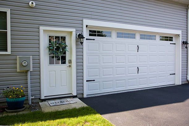 24/7 Emergency Garage Door Panel Replacement experts in Kings Grant, NC